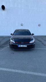 Volkswagen VW Golf 7 GTI /  8 Fach bereift / Unfallfrei - Volkswagen Golf: GTI 8 V