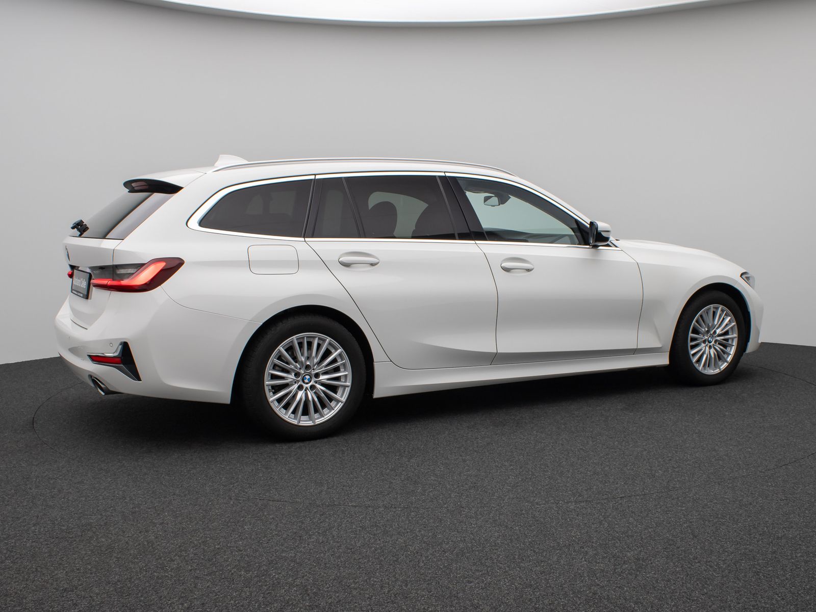 Fahrzeugabbildung BMW 320d  Luxury Line DAB HiFi PDC LED Alarm Sport