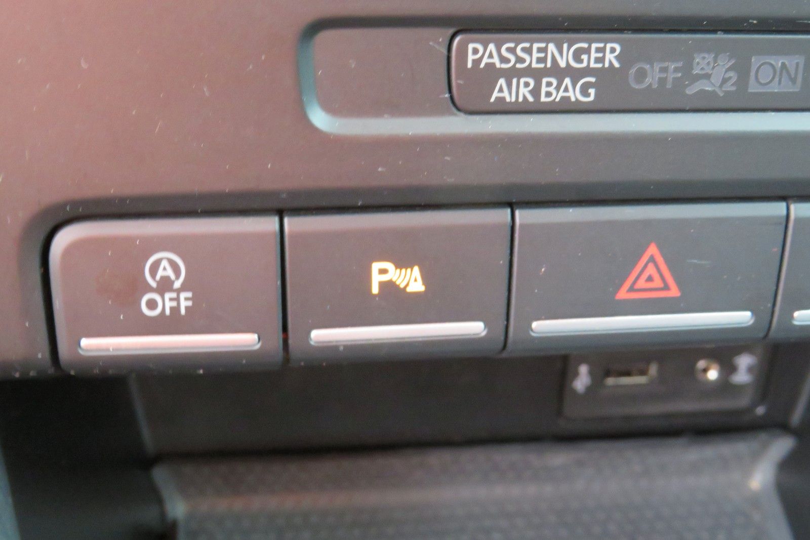Fahrzeugabbildung Volkswagen Beetle Lim. Club XENON NAVI APP-CONNECT PDC 18`