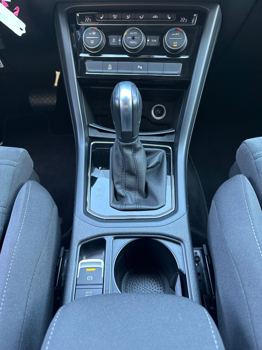 Fahrzeugabbildung Volkswagen Touran 2.0 TDI DSG Highline NAV+LED+KAM+AHK+1HD