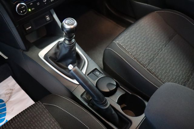 Fahrzeugabbildung Toyota Auris Touring Sports Edition 1.33 Dual-VVT-i