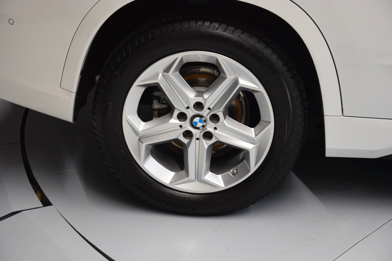 Fahrzeugabbildung BMW X1 18 i sDrive M Sport Pano LED Leder h/k Memory