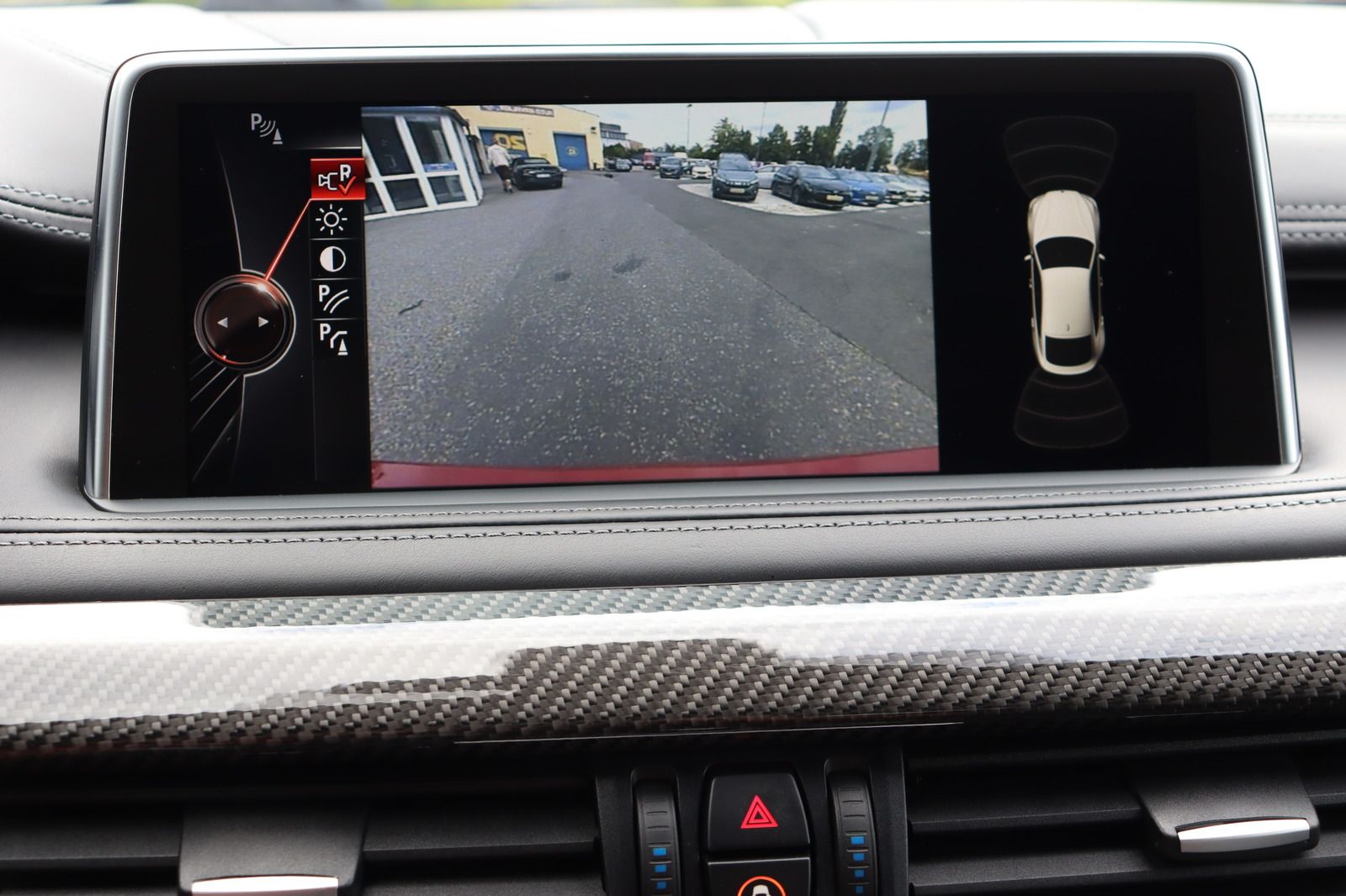 Fahrzeugabbildung BMW X6 M * HUD * LEDER * 360° Kamera