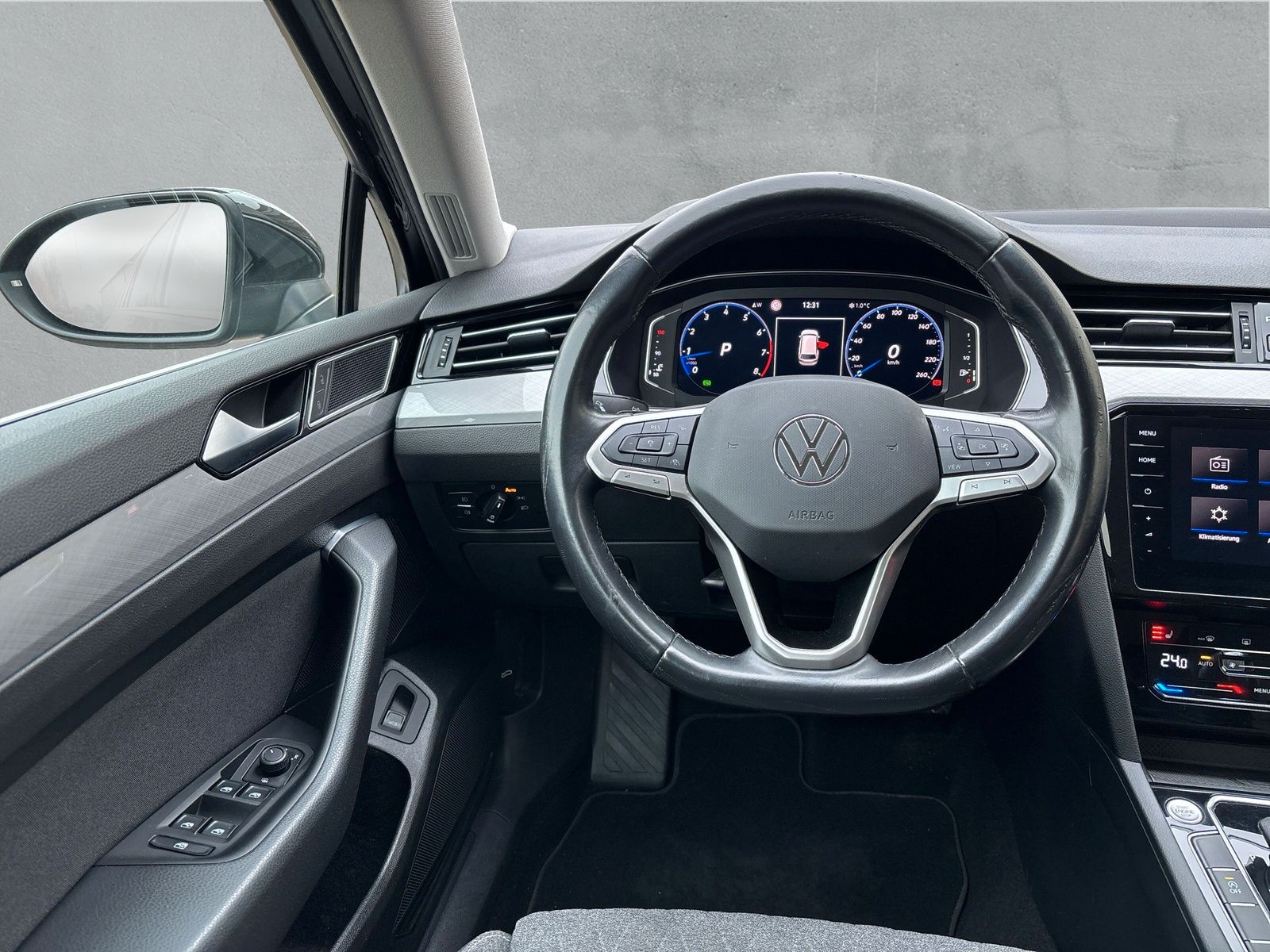 Fahrzeugabbildung Volkswagen Passat Variant 1.5 TSI Business AHK Kamera AppCo