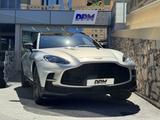 Aston Martin DBX 4.0 V8 DBX707 - silberne Aston Martin DBX