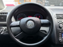 VW Touran Conceptline|7-Sitzer|SHZ|PDC|Klimaanlage VW Touran Conceptline|7-Sitzer|SHZ|PDC|Klimaanlage