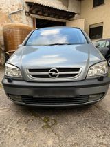 Opel Zafira 1.6 CNG - Opel Zafira mit CNG-Antrieb: Navigationssystem, Kleinbus, 1.6
