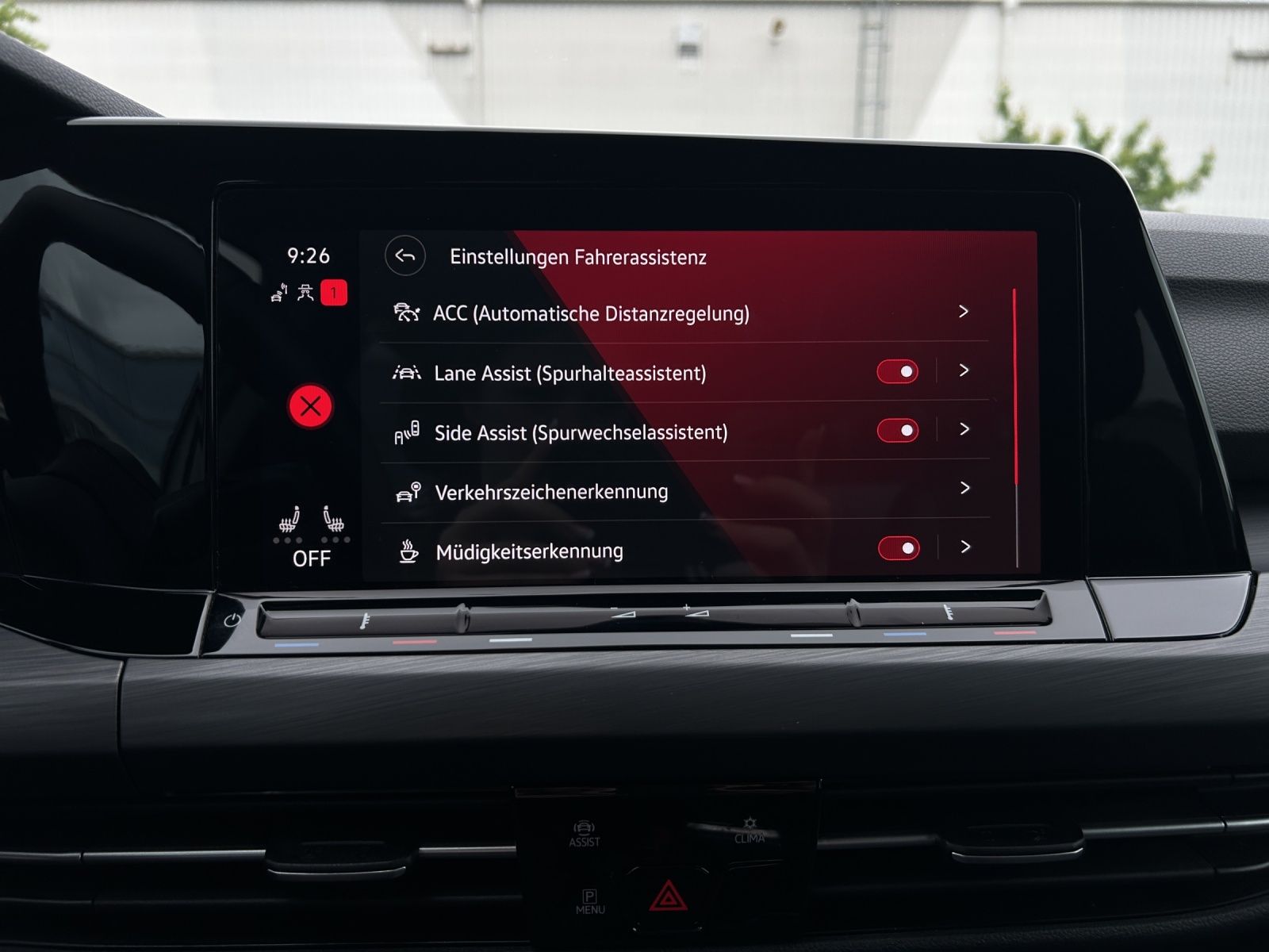 Fahrzeugabbildung Volkswagen Golf VIII TSI Style Matrix Navi ACC STHZ PDC SHZ
