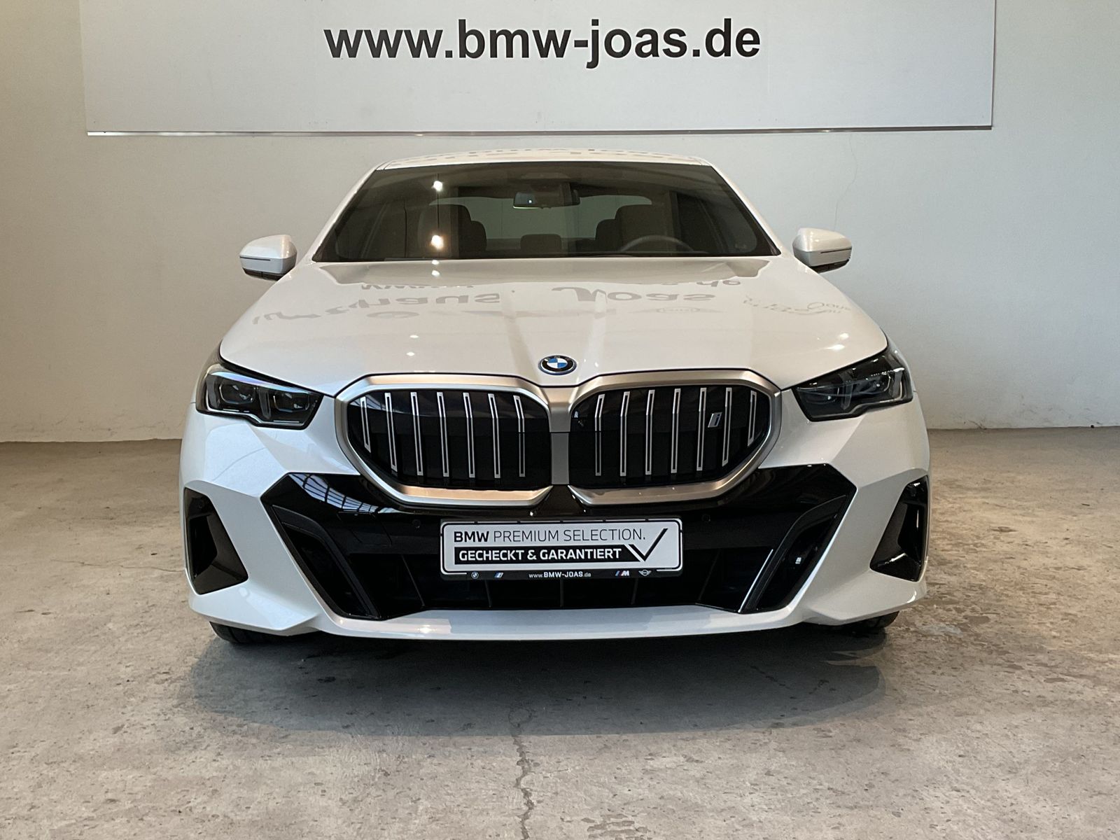 Fahrzeugabbildung BMW i5 xDrive40 M-Sportpaket | Sitzbelüftung vorn |