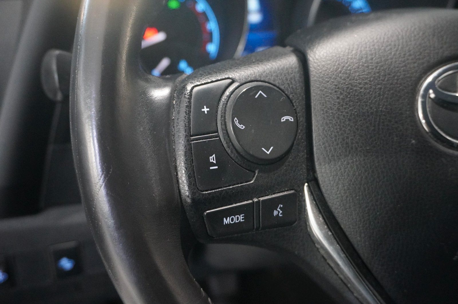 Fahrzeugabbildung Toyota Auris 1.2 LIM. DESIGN EDITION NAVI/LED/KAMERA/SH