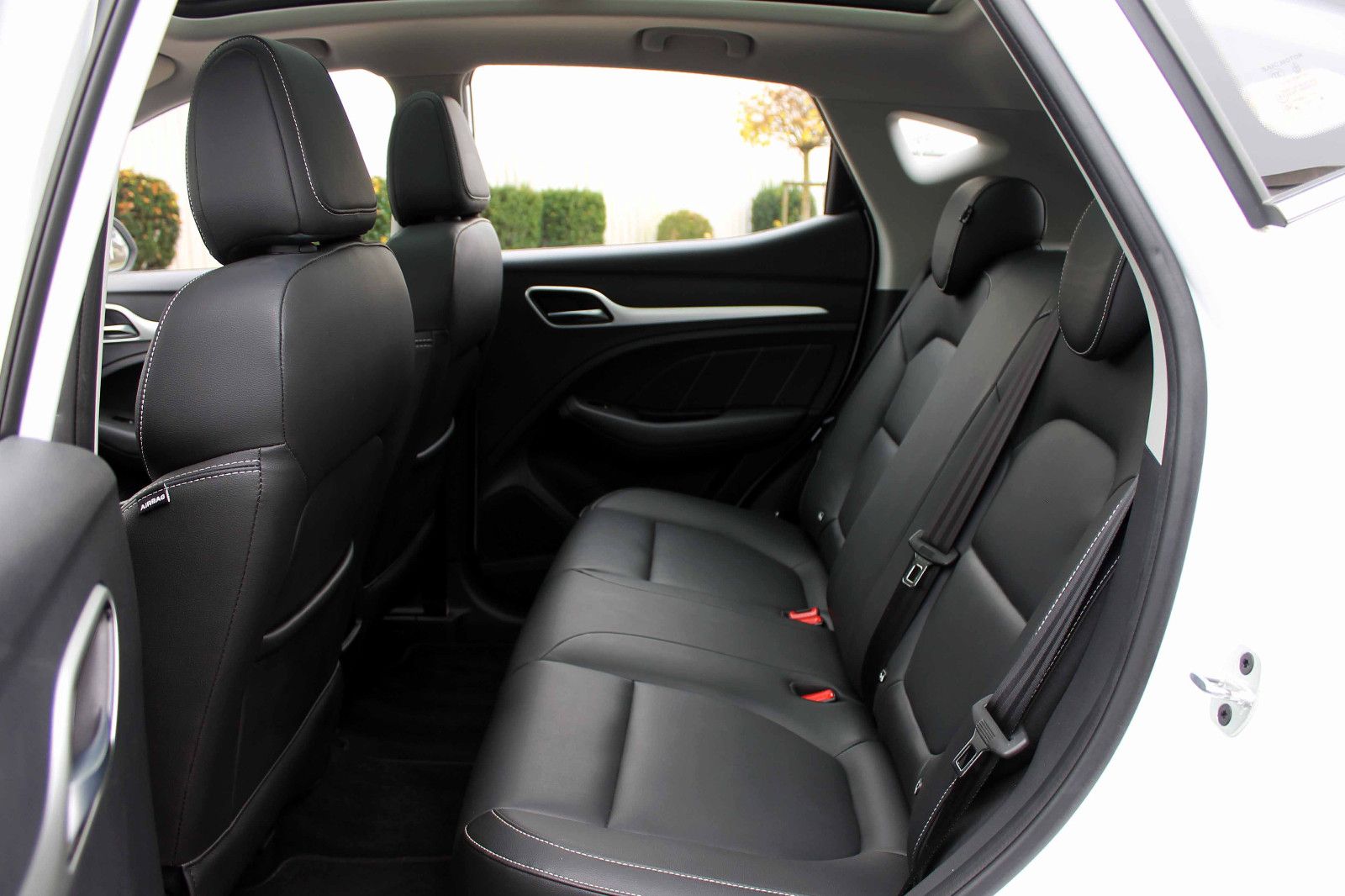 Fahrzeugabbildung MG ZS EV Luxury 5D ACC PANO NAV CarPlay BT SHZ KAM