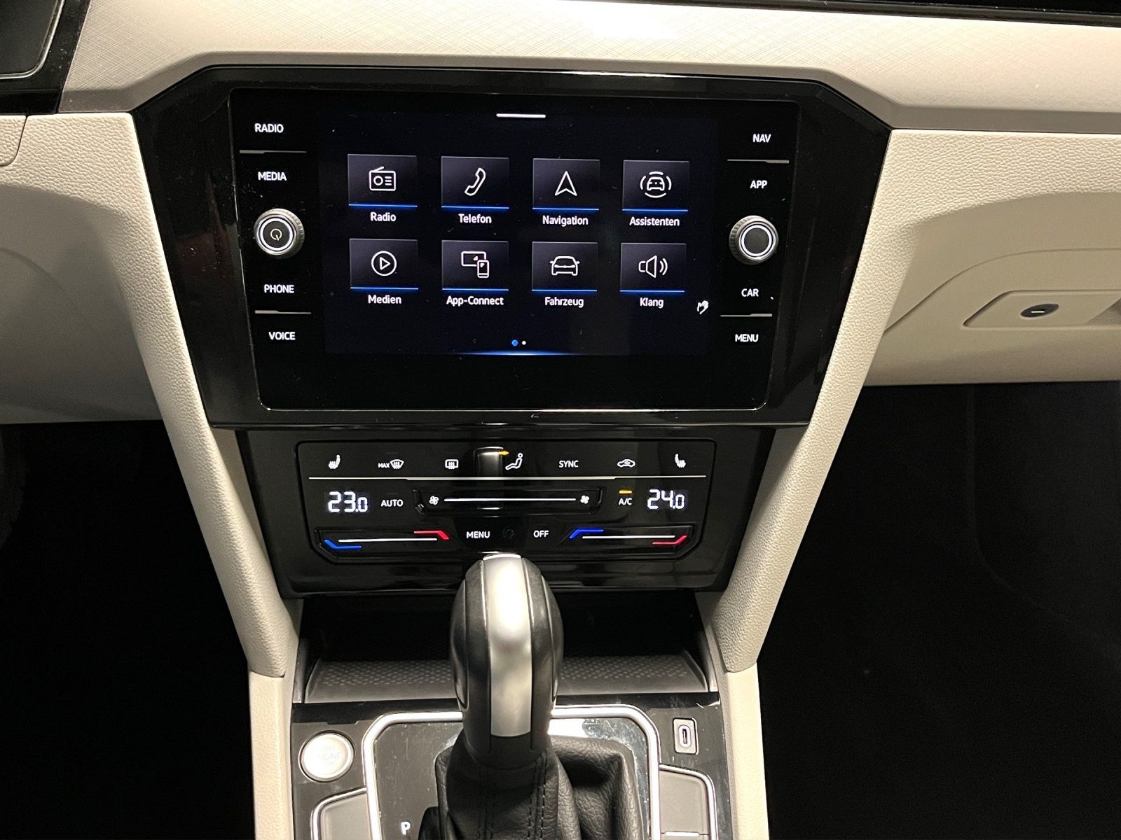 Volkswagen Passat Variant - Bild 12