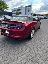 Ford Mustang Convertible V6 3,7 L - Ford Mustang aus 2013: V6
