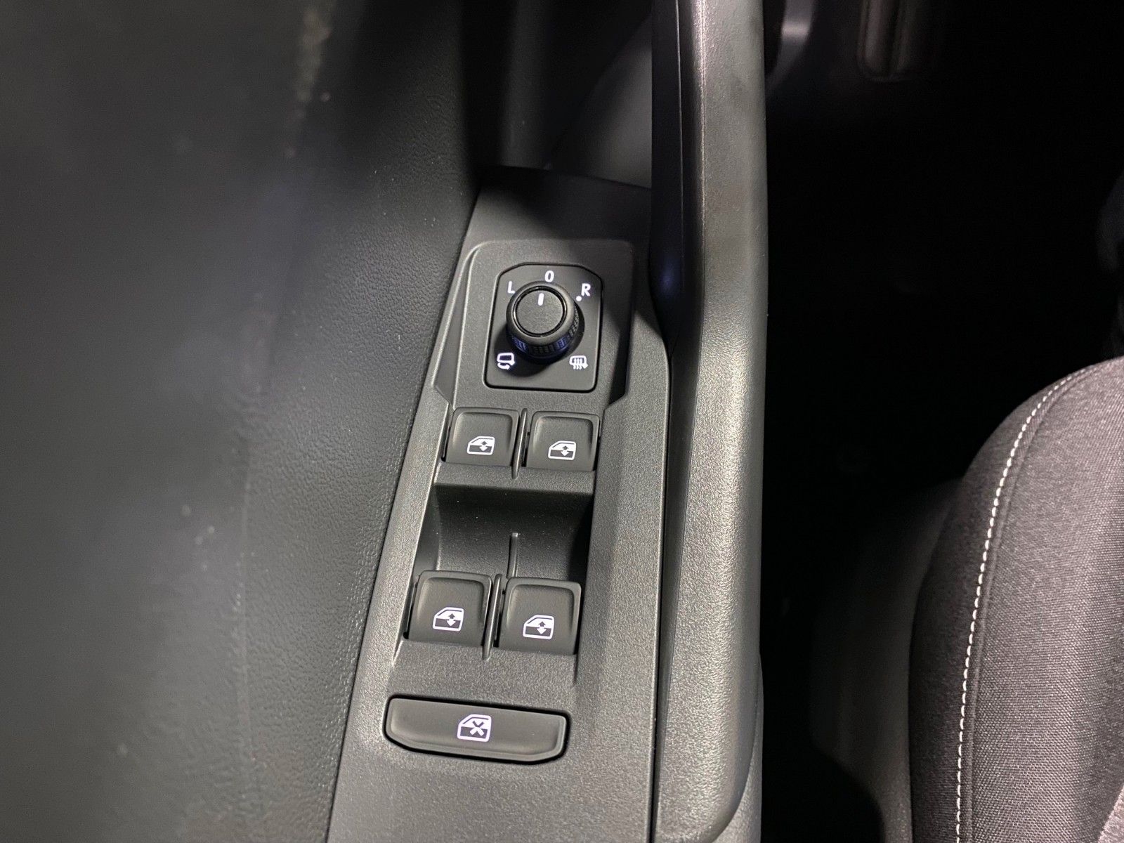 Fahrzeugabbildung Volkswagen T-Cross 1.0 TSI DSG Life mit MATRIX LED+KAMERA+