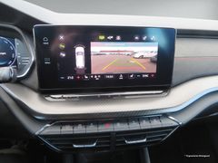 SKODA Octavia Combi 2.0 TDI RS 4x4 DSG Reise Ahk Navi SKODA Octavia Combi 2.0 TDI RS 4x4 DSG Reise Ahk Navi
