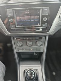 Volkswagen Touran - 8