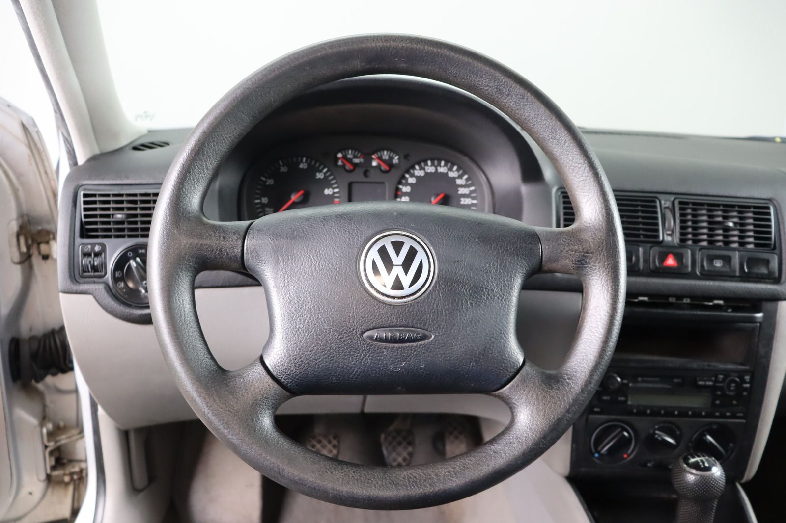 Fahrzeugabbildung Volkswagen Golf 1.6 * Klima *