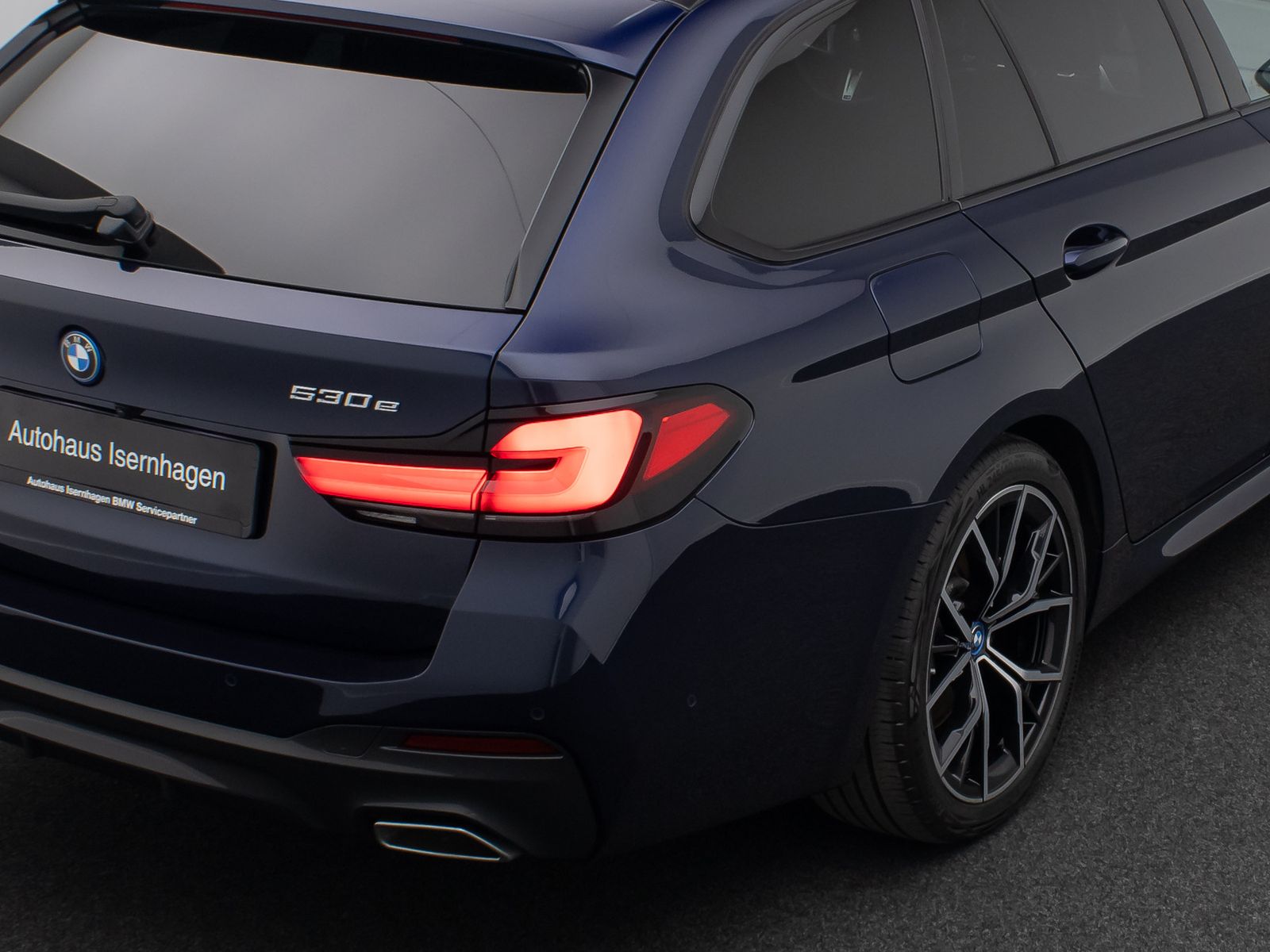 Fahrzeugabbildung BMW 530e xD M Sport Laser DAB H/K HUD AHK Panorama