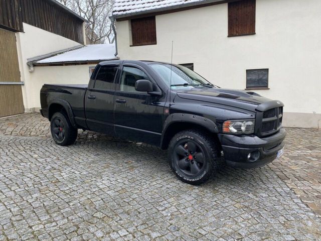 Jiný Dodge RAM mit Doppelkabine