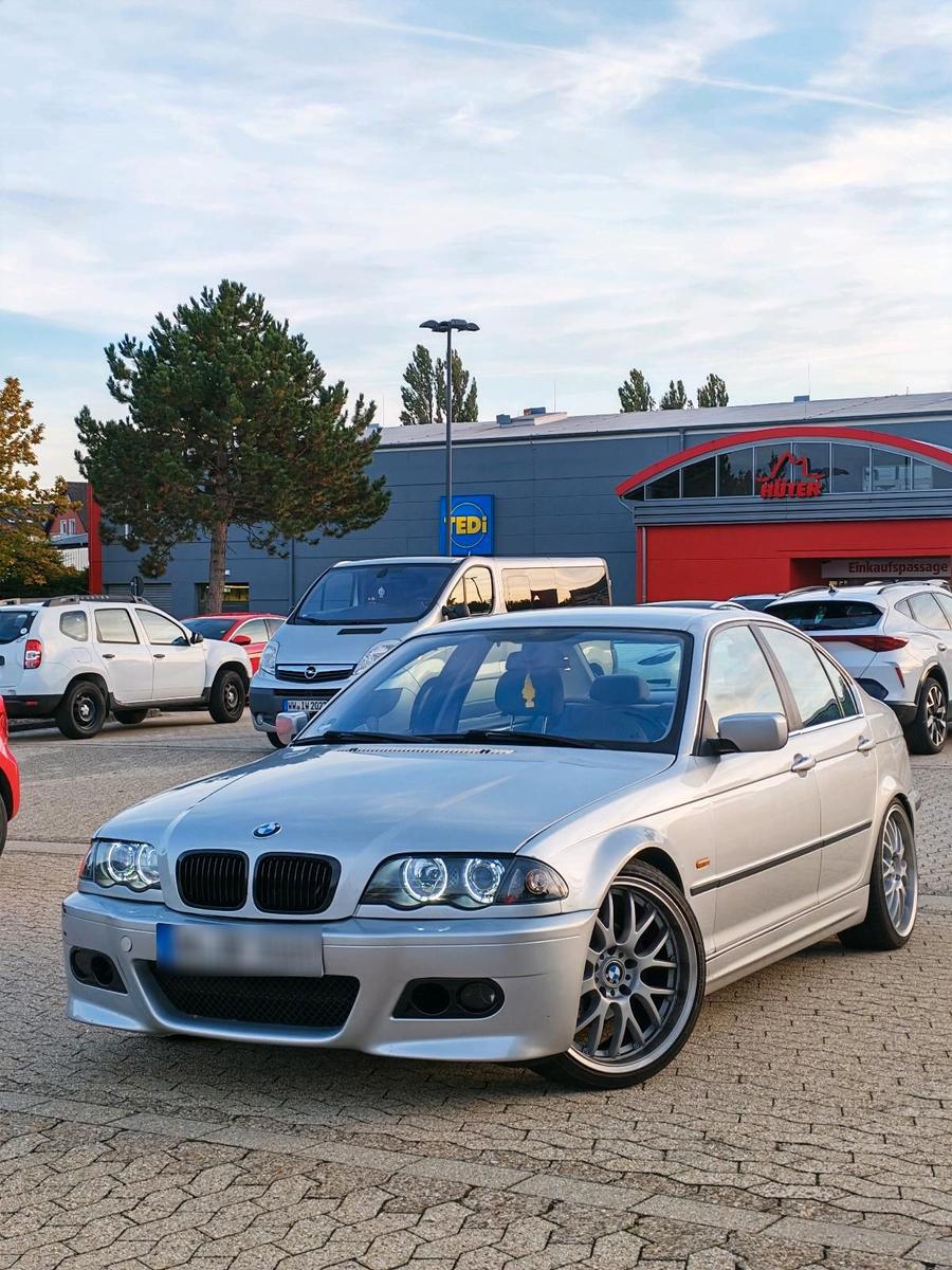BMW 323