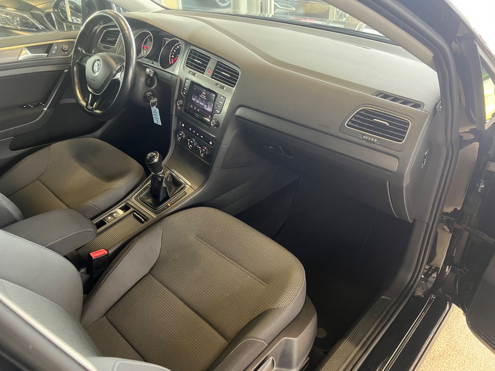 Fahrzeugabbildung Volkswagen Golf VII Lim. 1.6 TDIComfortline *1.HAND*SCHECKH
