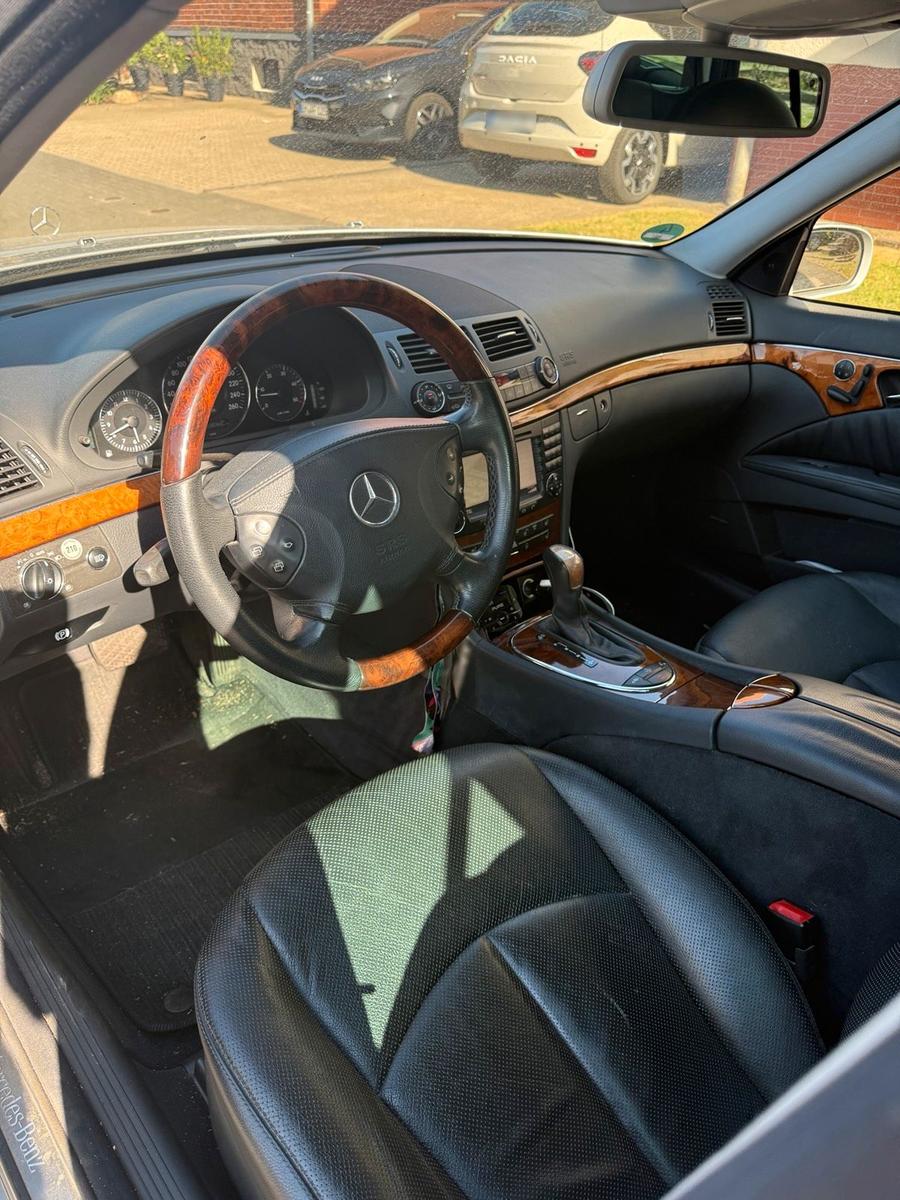 Mercedes-Benz E320 2004 — photo 6