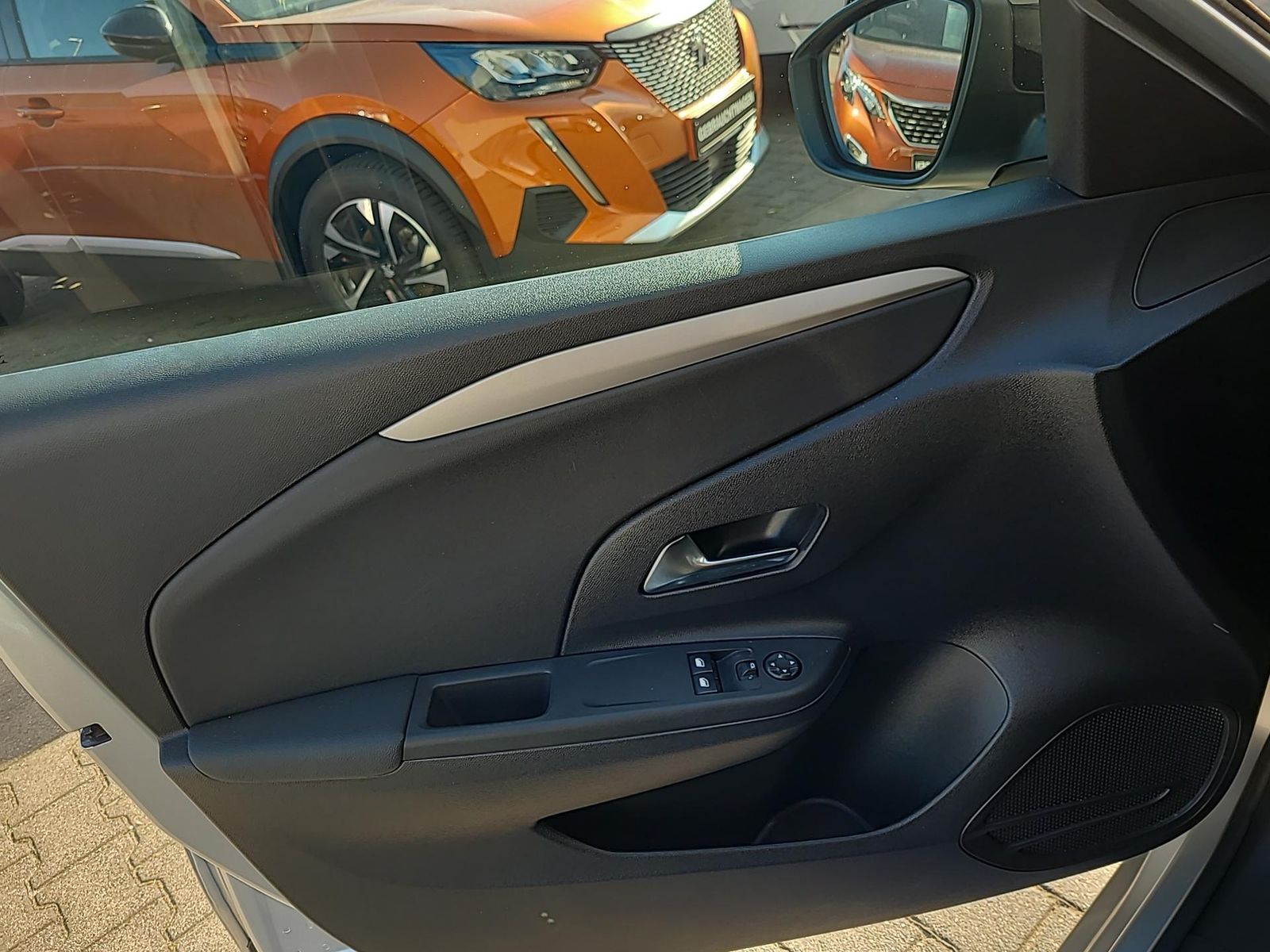 Fahrzeugabbildung Opel Corsa F Edition #SHZ+PDC+LANEASSIST+CARPLAY+