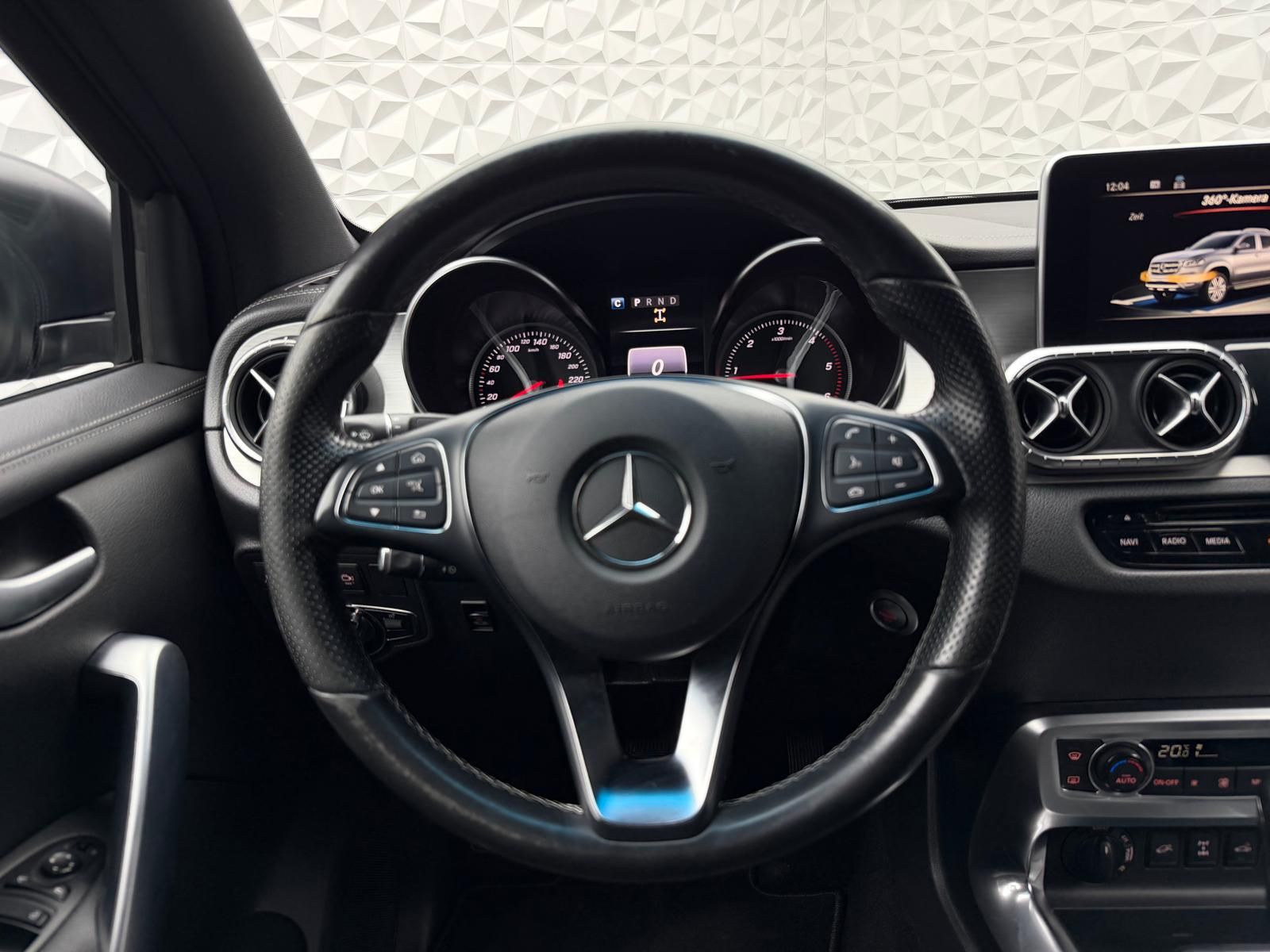 Fahrzeugabbildung Mercedes-Benz X 350d POWER-EDITION/4MATIC/LED/KEYLES/360°/AHK