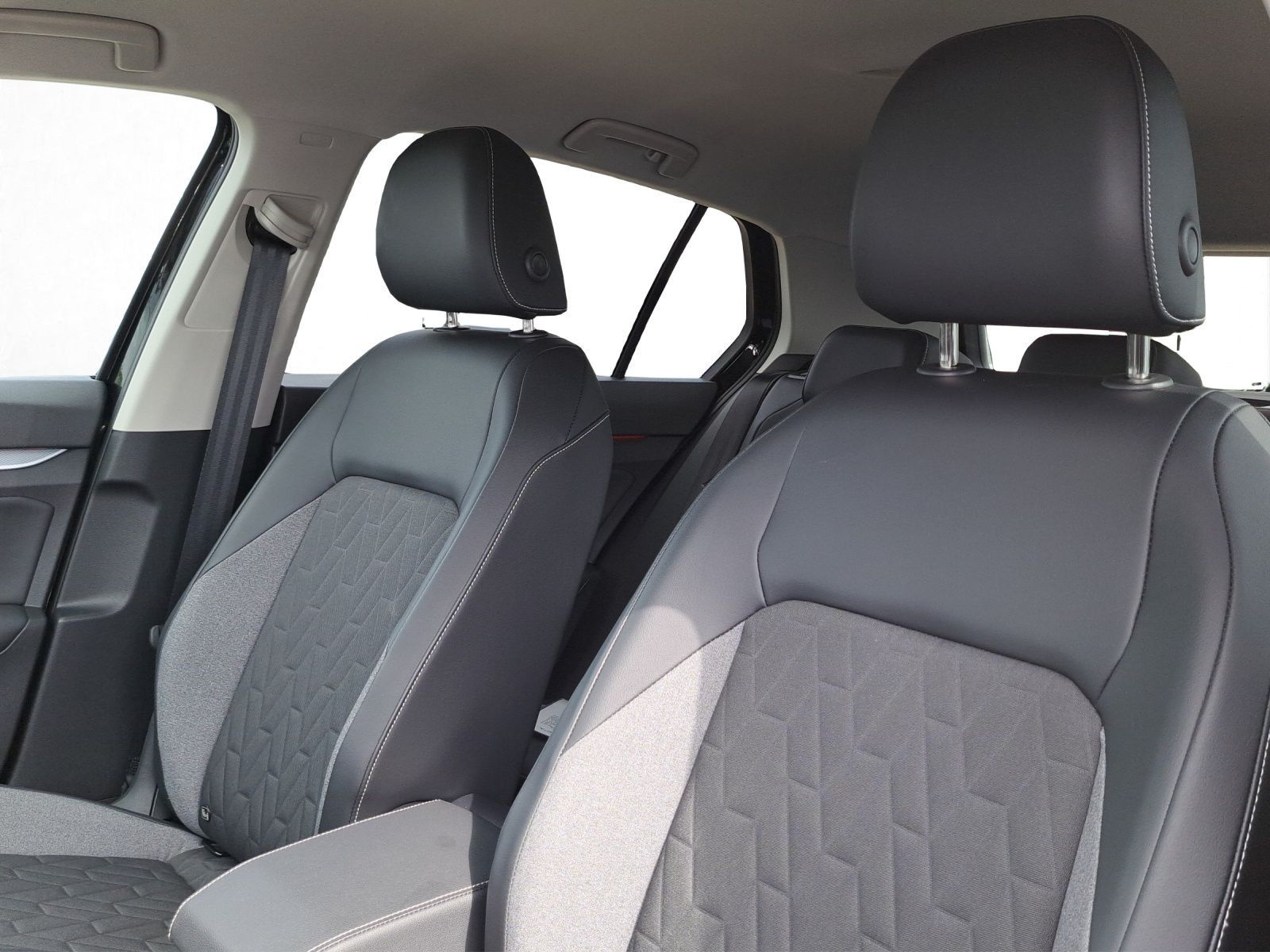 Volkswagen Golf - Bild 10