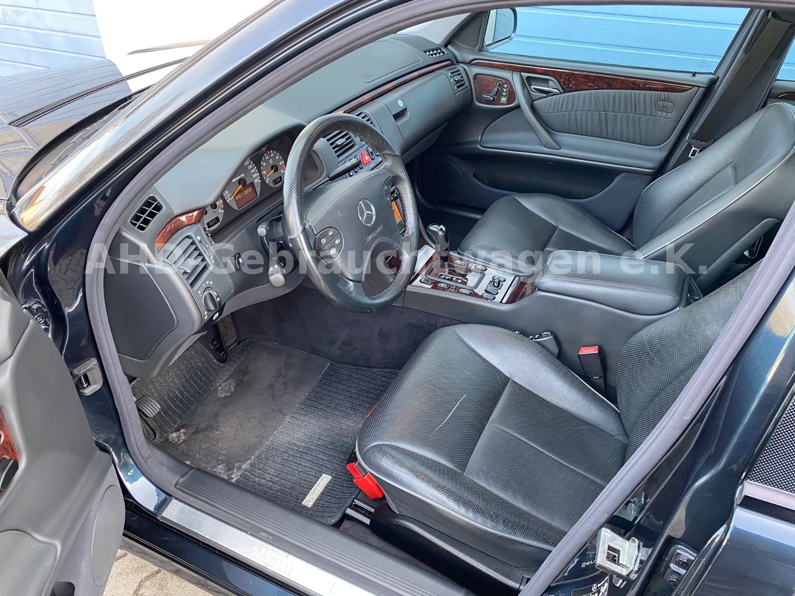 Fahrzeugabbildung Mercedes-Benz E 55 AMG 4-Matic "SAMMLERSTÜCK"