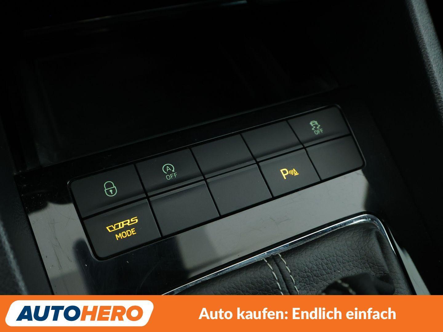 Skoda Octavia 2.0 TSI RS*NAVI*XENON*SPUR*CAM*PDC*SHZ*