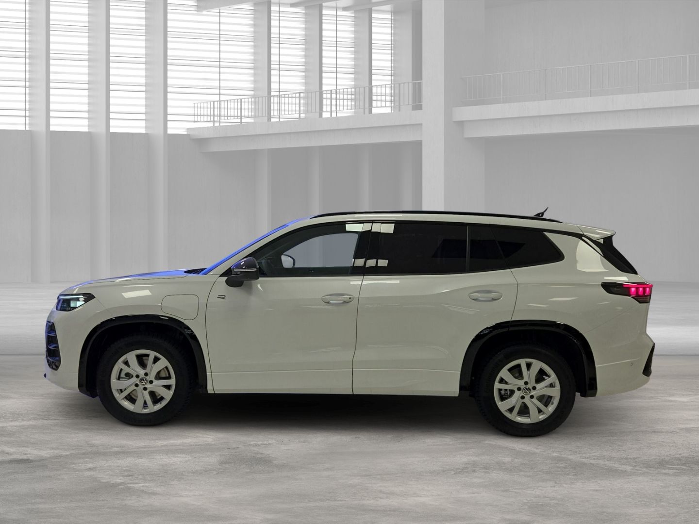 Fahrzeugabbildung Volkswagen Tayron R-Line 1.5 eHybrid DSG Sportpaket HUD AD