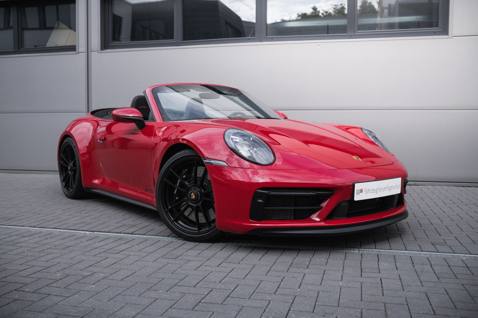 Fahrzeugabbildung Porsche 992/911 GTS Cabrio-SportDesign-18Wege-LED-360Kam