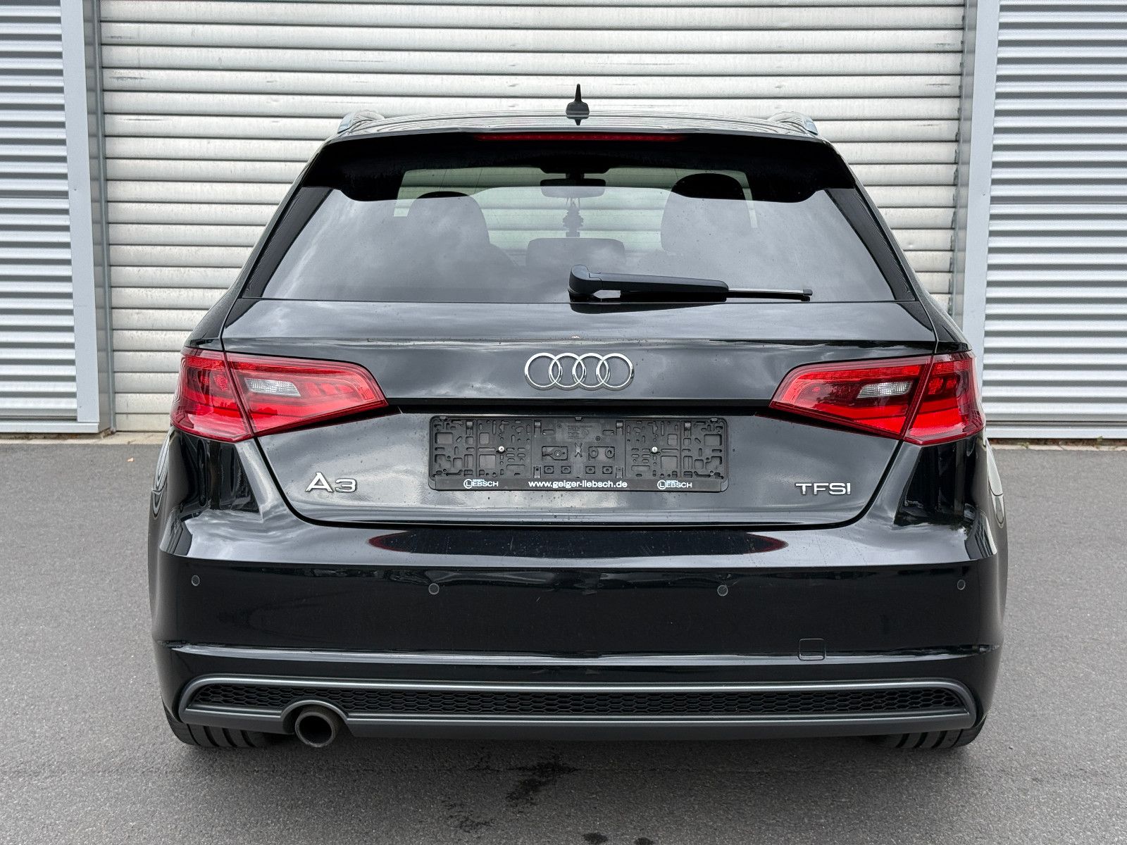 Fahrzeugabbildung Audi A3 Sportback S-Line Navi SHZ PDC Xenon Tempomat