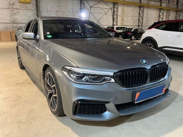 BMW M550 i*4x4*SITZBELÜFT*HEAD UP-KAMERA-AMBIENTE-