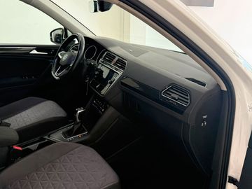Volkswagen Tiguan - 8