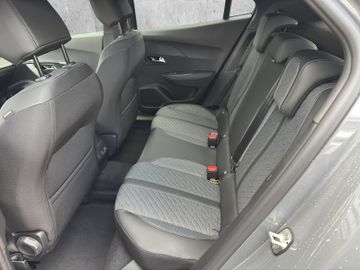 Peugeot 2008 Hybrid 136 Allure +SHZ+SpurH+PDC+LM