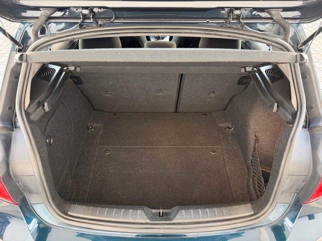 Fahrzeugabbildung BMW 118d xDrive Advantage 150PS LED/PDC/SHZ!