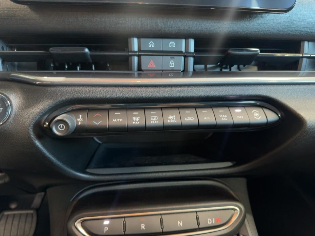Fahrzeugabbildung Fiat 600 Hybrid MY25 Business Edition, Ganzjahresreif