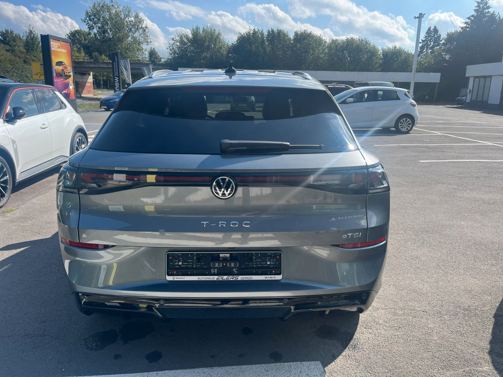 Fahrzeugabbildung Volkswagen T-Roc 1.5 eTSI 110 kW R-Line