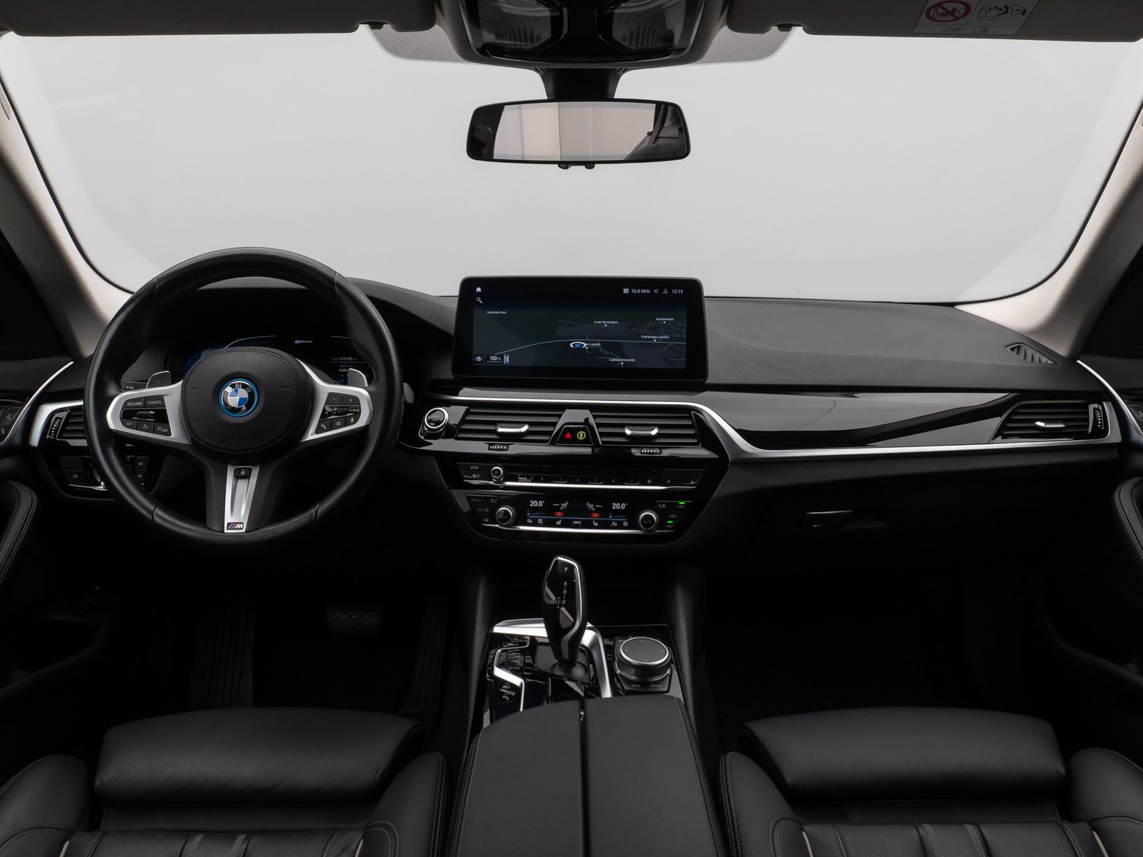 Fahrzeugabbildung BMW 530e xD Kamera Komfort DisplKey Alarm