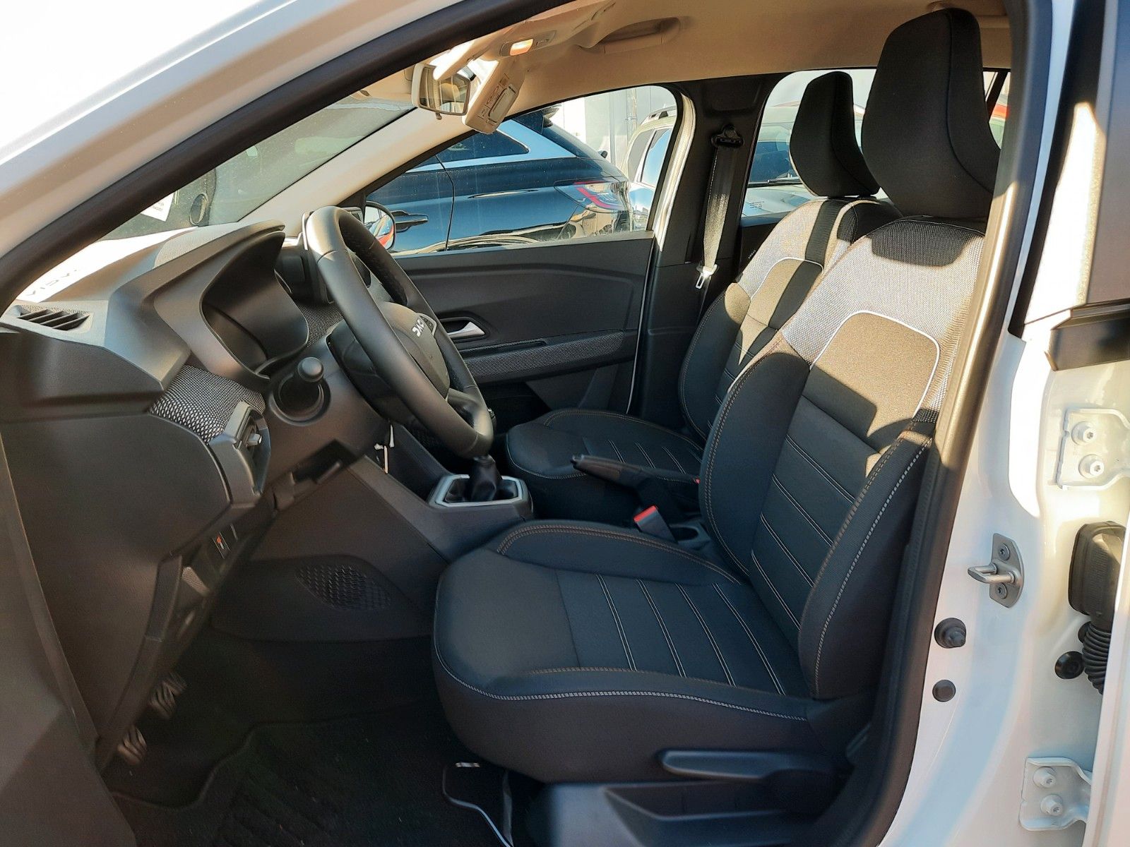 Dacia Sandero - Bild 8