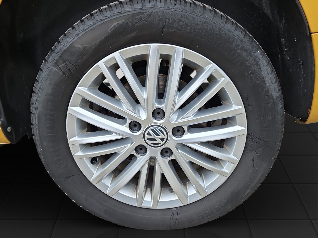 Fahrzeugabbildung Volkswagen Caddy PKW Highline Navi ACC Xenon