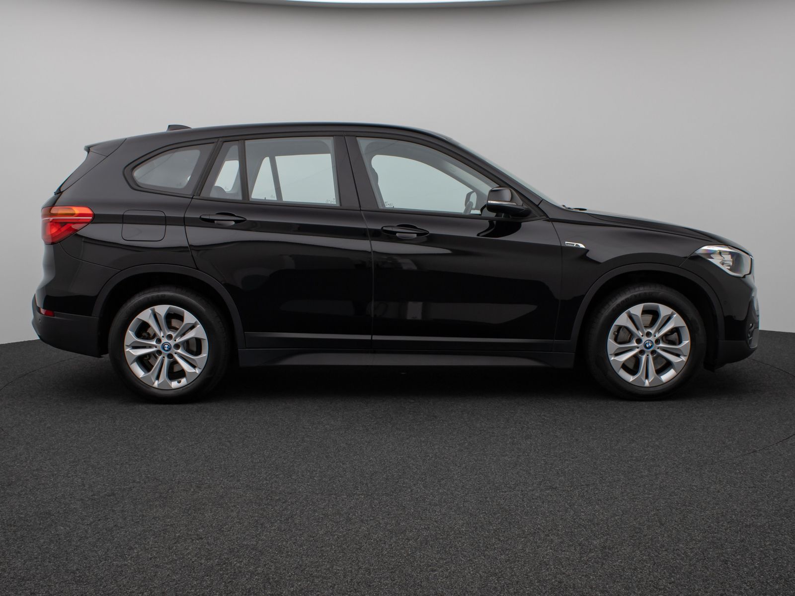 Fahrzeugabbildung BMW X1 xD25e Kamera DAB Komfort Sportsitz Parkassist