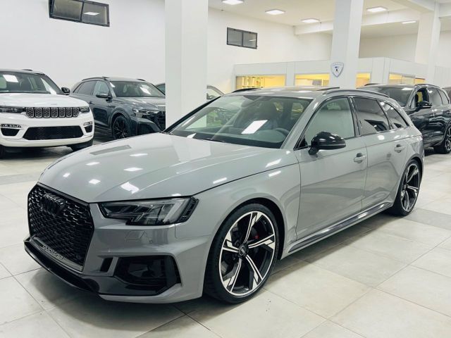 Audi RS4 Avant quattro possibilità noleggio no s