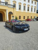 BMW 840i Cabrio | 340 PS | Rotes Leder | Top - schwarze BMW 840