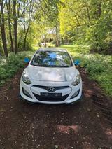 Hyundai i30 1.4 CRDi sportliches Design Außen  - Hyundai i30 mit Diesel-Antrieb: Limousine, 1.4
