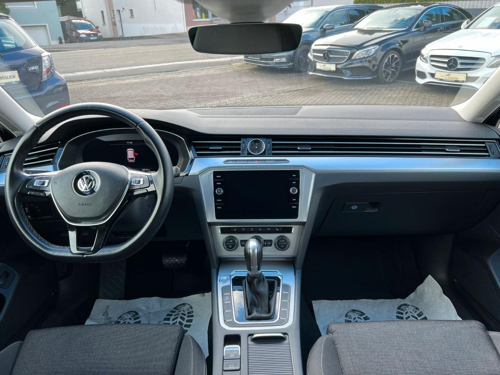 Volkswagen Passat Comfortline LED/KAMERA/NAVI/SHZ/ACC
