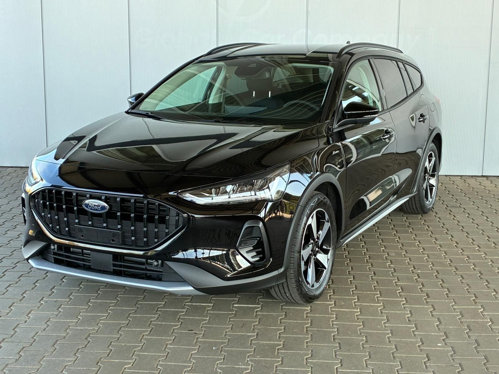 Ford Focus Turnier Active X LED Winterpaket Garantie