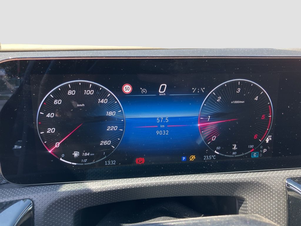 Fahrzeugabbildung Mercedes-Benz CLA 180 d Shooting Brake Progressive*Night Paket